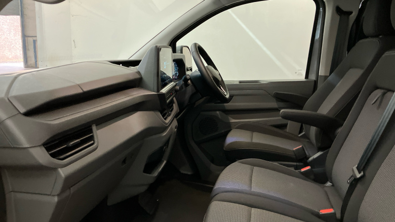 Volkswagen Transporter T32 Swb Electric 160kW 65kWh Commerce Pro Van Auto